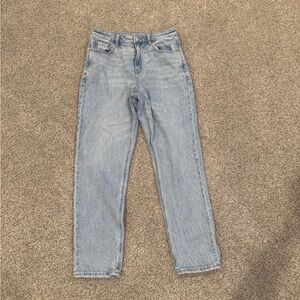 American Eagle straight leg light washed jeans - Size 6 Regular Length